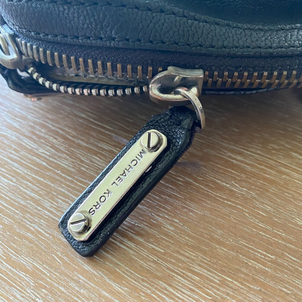 Michael Kors Rehearsal Black Leather Bag - Picture 7 of 10